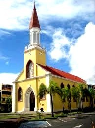 Le tour de l'île de Tahiti de Papeete au Marae de Arahurahu côte ouest Le tour de l'île de Tahiti de Papeete au Marae de Arahurahu côte ouest